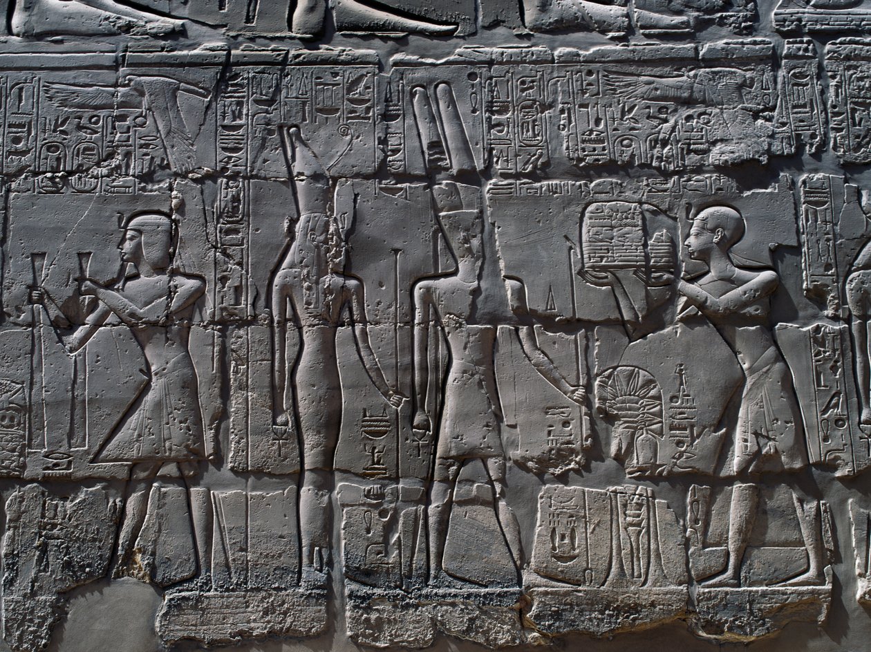 Kohtauksia uhrauksista jumalille, reliefi, Suuren hypostyylisalin sisäseinät, Karnakin temppelikompleksi (Unescon maailmanperintöluettelo). tekijältä Egyptian 19th Dynasty