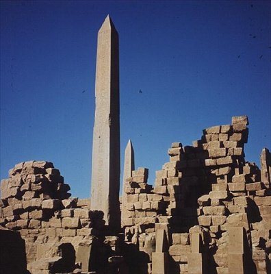 Amunin suuren temppelin keskustuomioistuin, Uusi kuningaskunta tekijältä Egyptian 19th Dynasty
