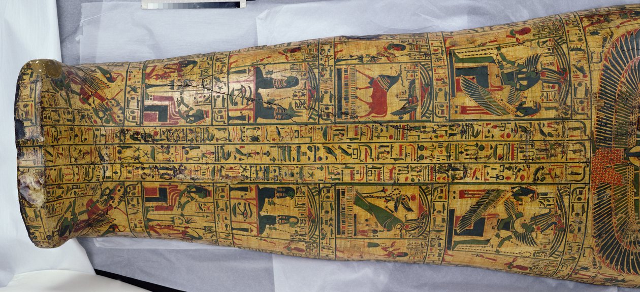 Yksityiskohta Nesyamunin muumion kannesta, mahdollisesti löydetty Deir El-Bahrista, Uudesta kuningaskunnasta, noin 1100 eKr. (maalattu puu) tekijältä Egyptian 20th Dynasty