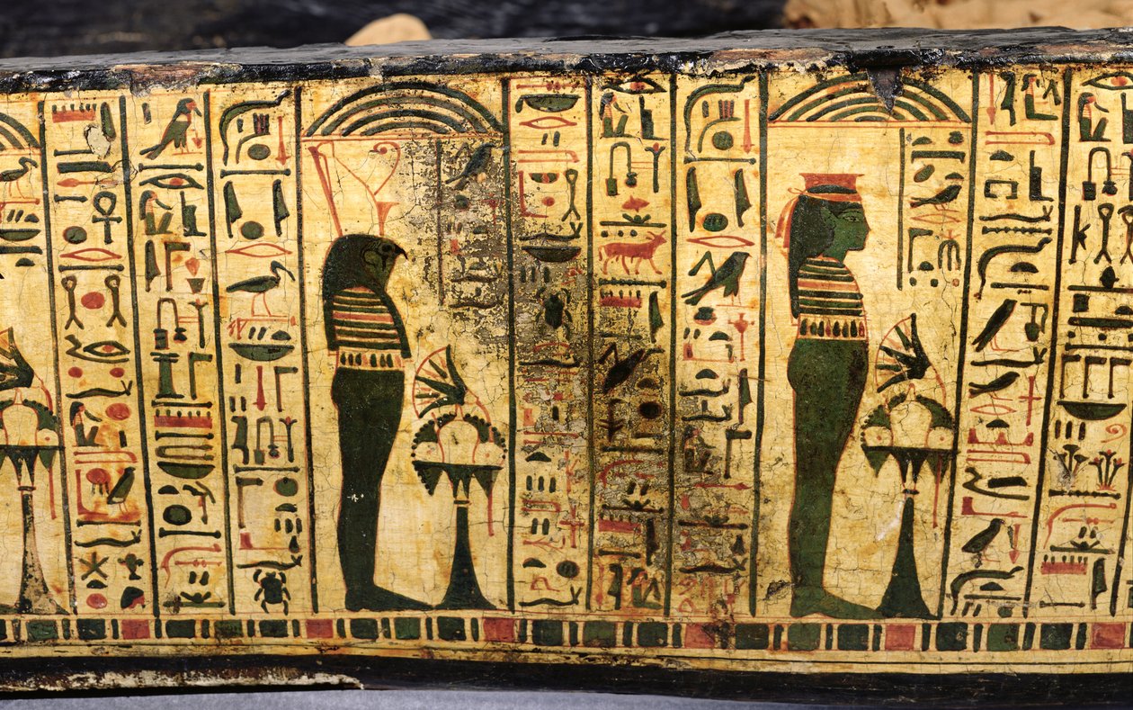 Yksityiskohta Nesyamunin muumion ulkoarkun pohjasta, mahdollisesti löydetty Deir El-Bahrista, Uudesta kuningaskunnasta, noin 1100 eKr. (maalattu puu) tekijältä Egyptian 20th Dynasty