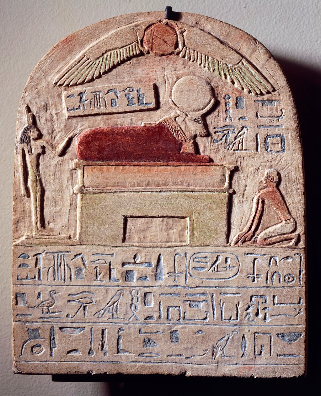 Maalattu jumala Apisin kalkkikivistele tekijältä Egyptian 21st Dynasty