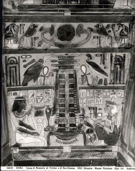 Kaksi kuollutta hahmoa maalattu Tet-Hovin ja Nes-Chonsun (sarkofagi) muumioiden tynnyrin kylkeen (m/w kuva) tekijältä Egyptian 22nd Dynasty