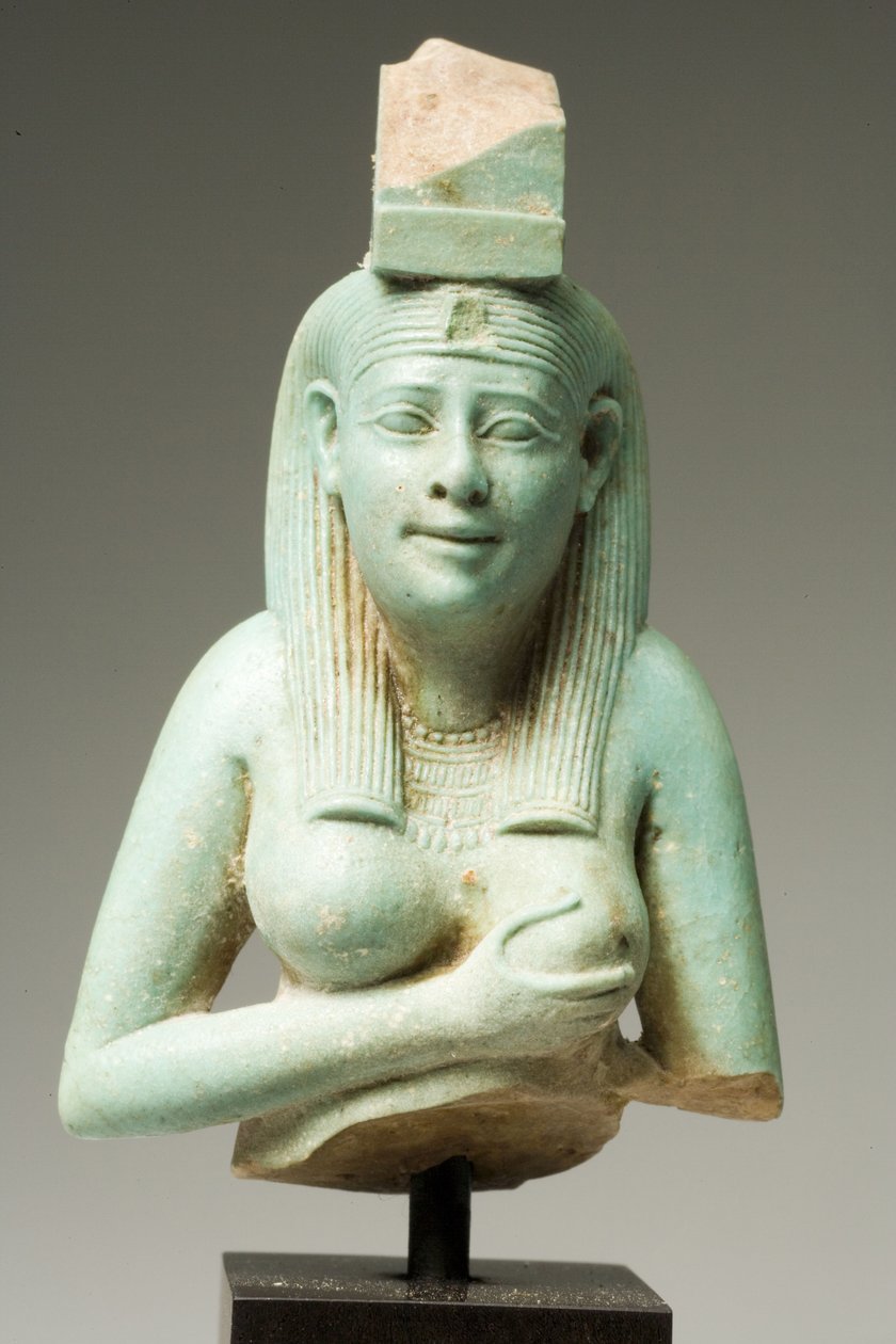 Isis-fragmentti, myöhäisdynastinen aika (fajansi) (katso myös 270351) tekijältä Egyptian 26th Dynasty