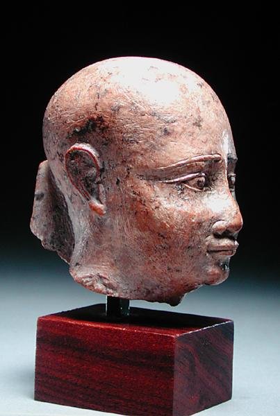 Miespää, n. 350 eKr. (kalkkikivi) (katso myös 185236) tekijältä Egyptian 30th Dynasty