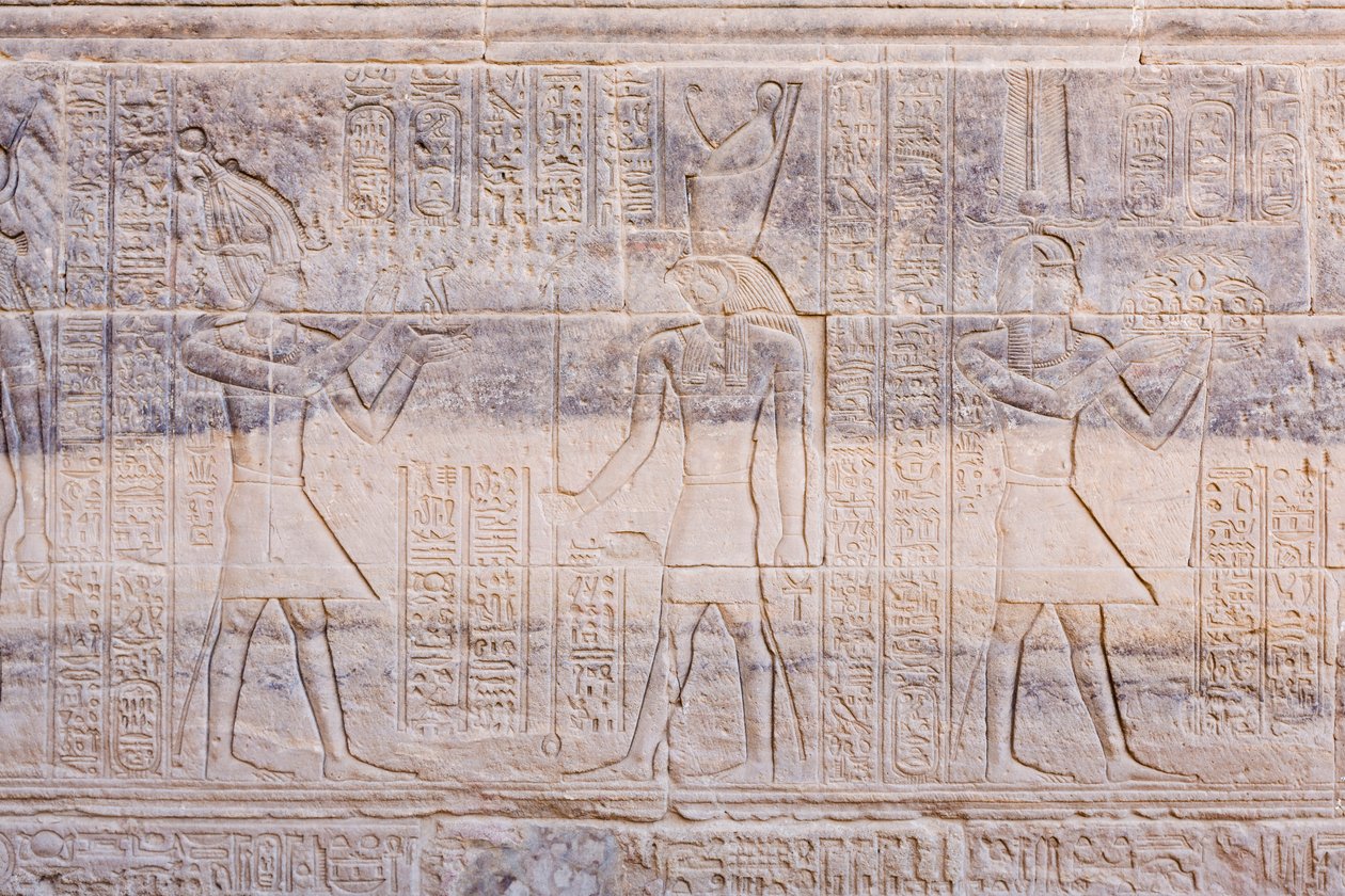 Reliefit Philaen temppelissä, Aswanissa, Egyptissä tekijältä Egyptian 30th Dynasty