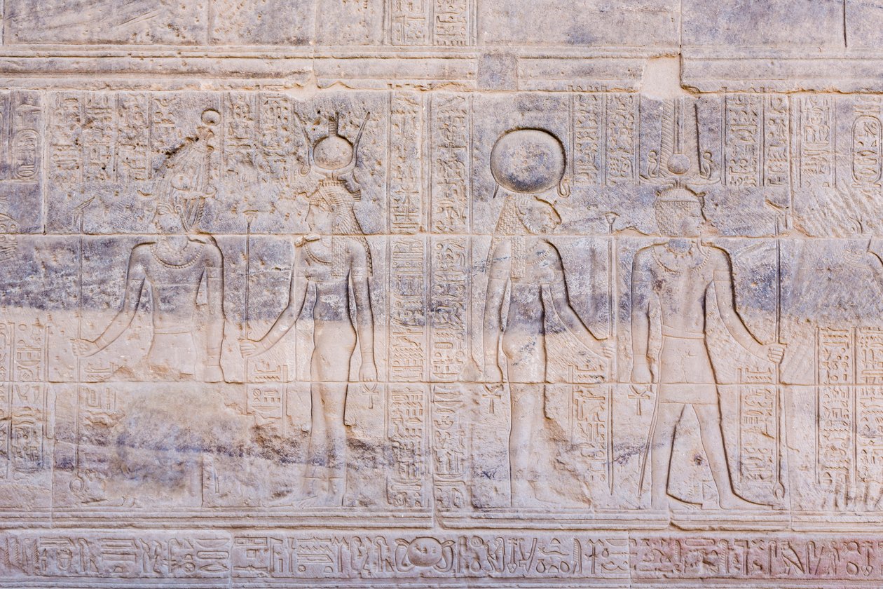Reliefit Philaen temppelissä, Aswanissa, Egyptissä tekijältä Egyptian 30th Dynasty