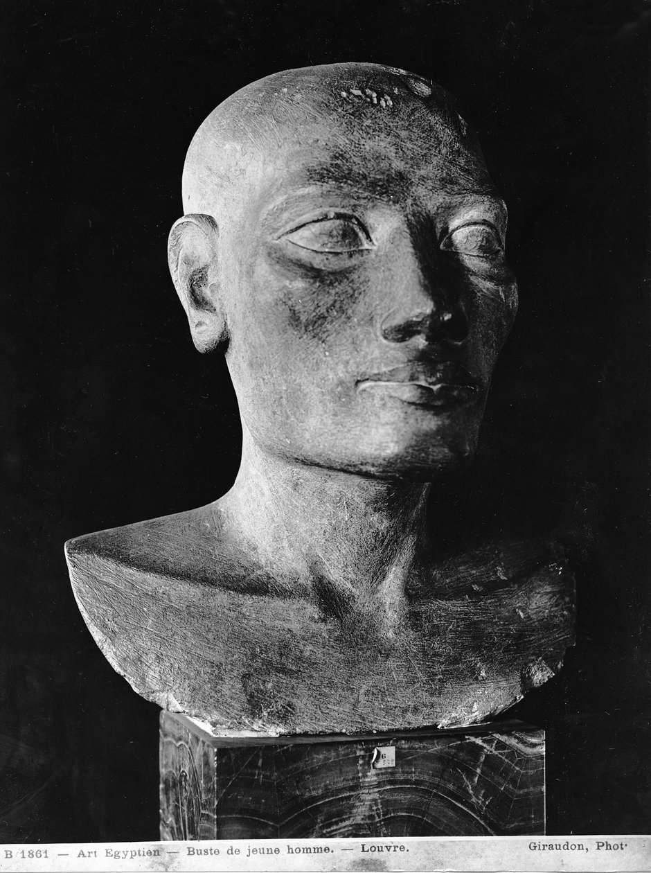 Miehen pää, suolapää (maalattu kalkkikivi) tekijältä Egyptian 4th Dynasty