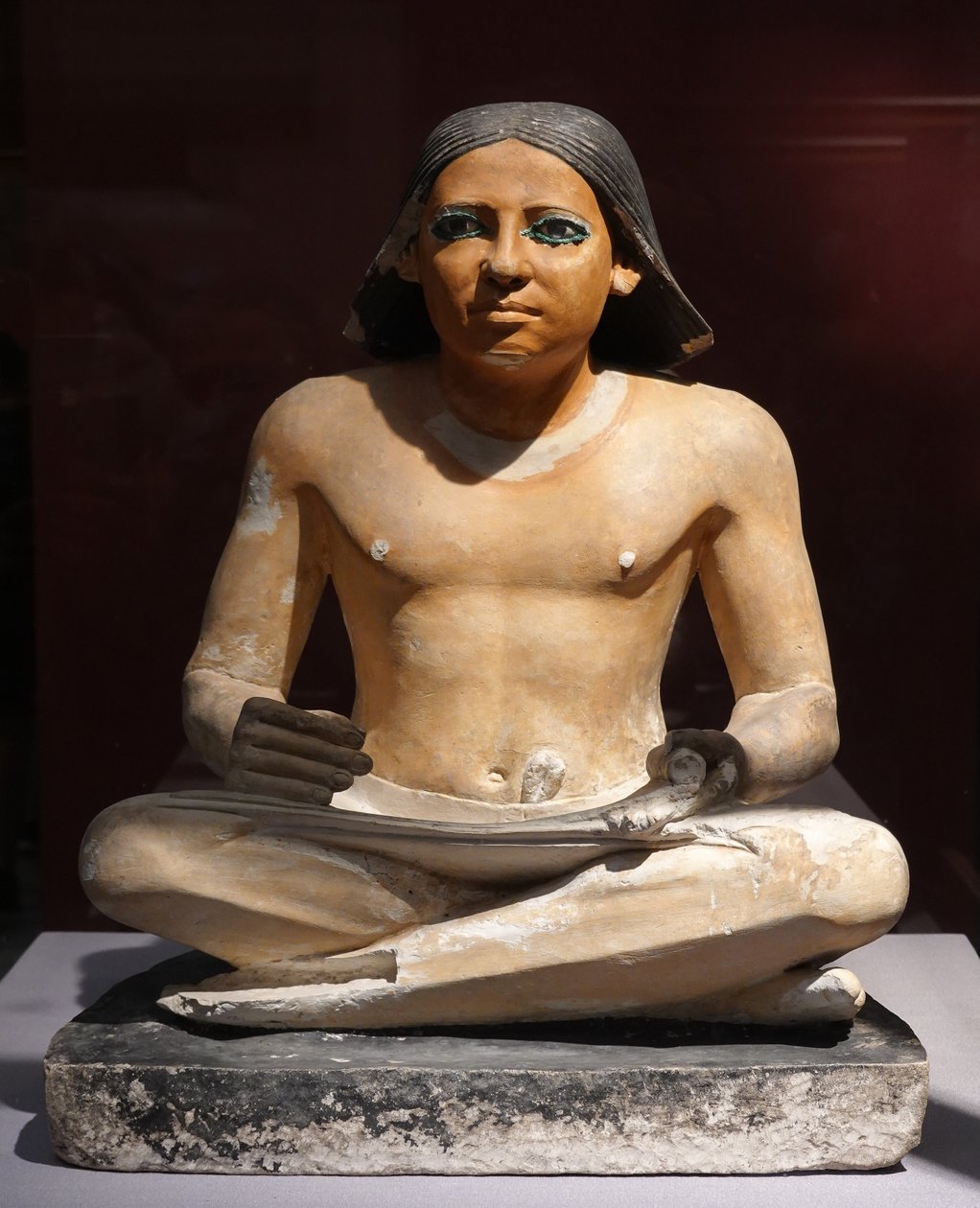 Kyyhöttävä kirjuri, 5. dynastia (veistos) tekijältä Egyptian 5th Dynasty