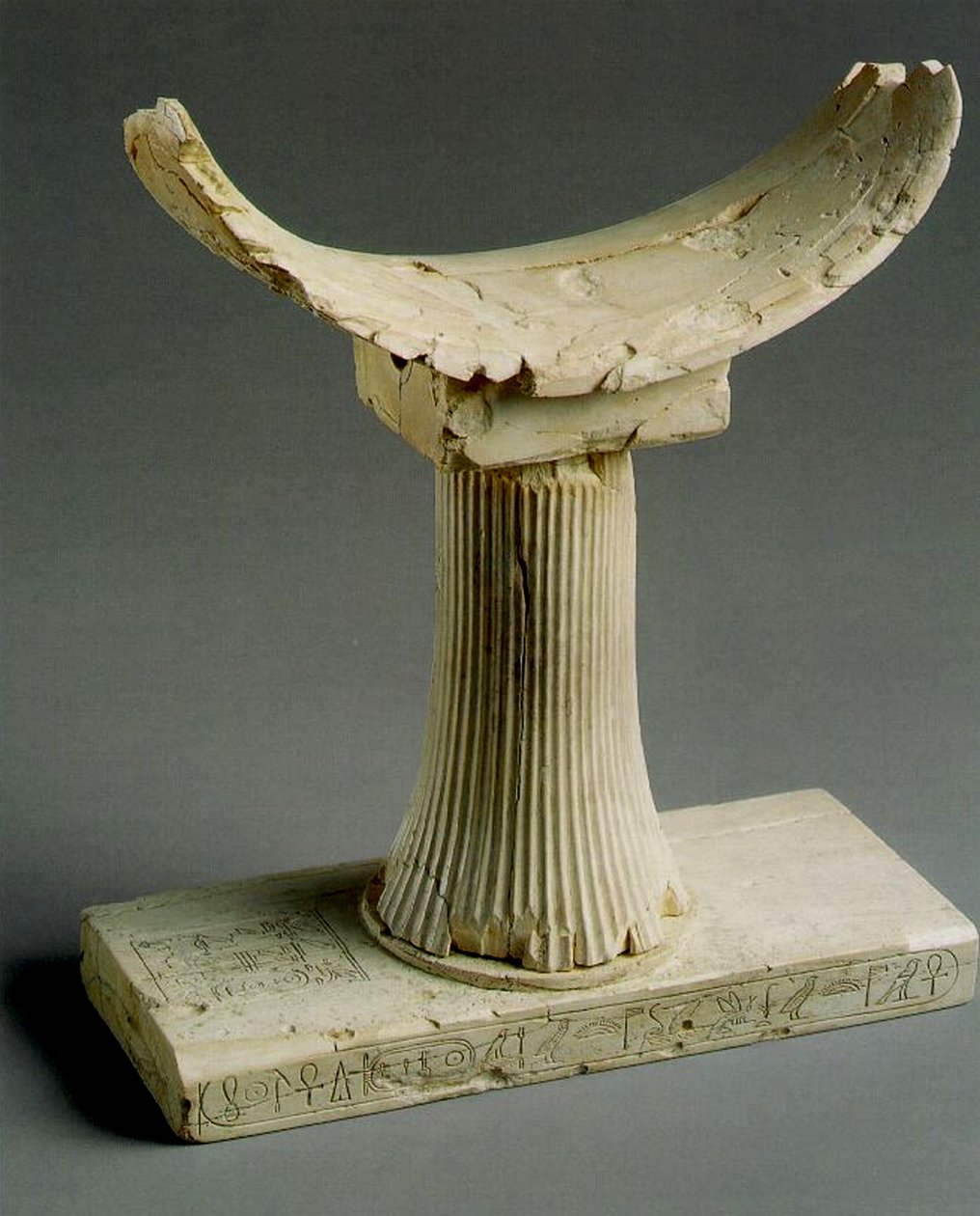 Niskatuki Pepi II:n nimellä norsunluu tekijältä Egyptian 6th Dynasty