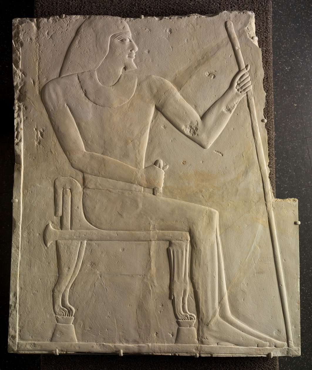 Istuvan Nyankhnesutin kohokuvio Saqqarasta, noin 2311-2281 eKr. tekijältä Egyptian 6th Dynasty