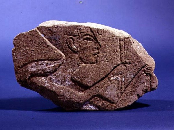 Nefertitin kohopää, Abadayan haudasta B86 (kivi) tekijältä Egyptian Egyptian