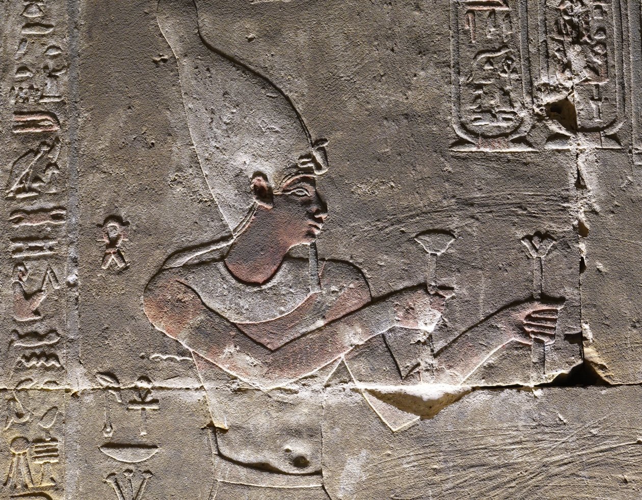 Faarao Hedjetin päällään, Horuksen temppeli Edfussa. tekijältä Egyptian Egyptian