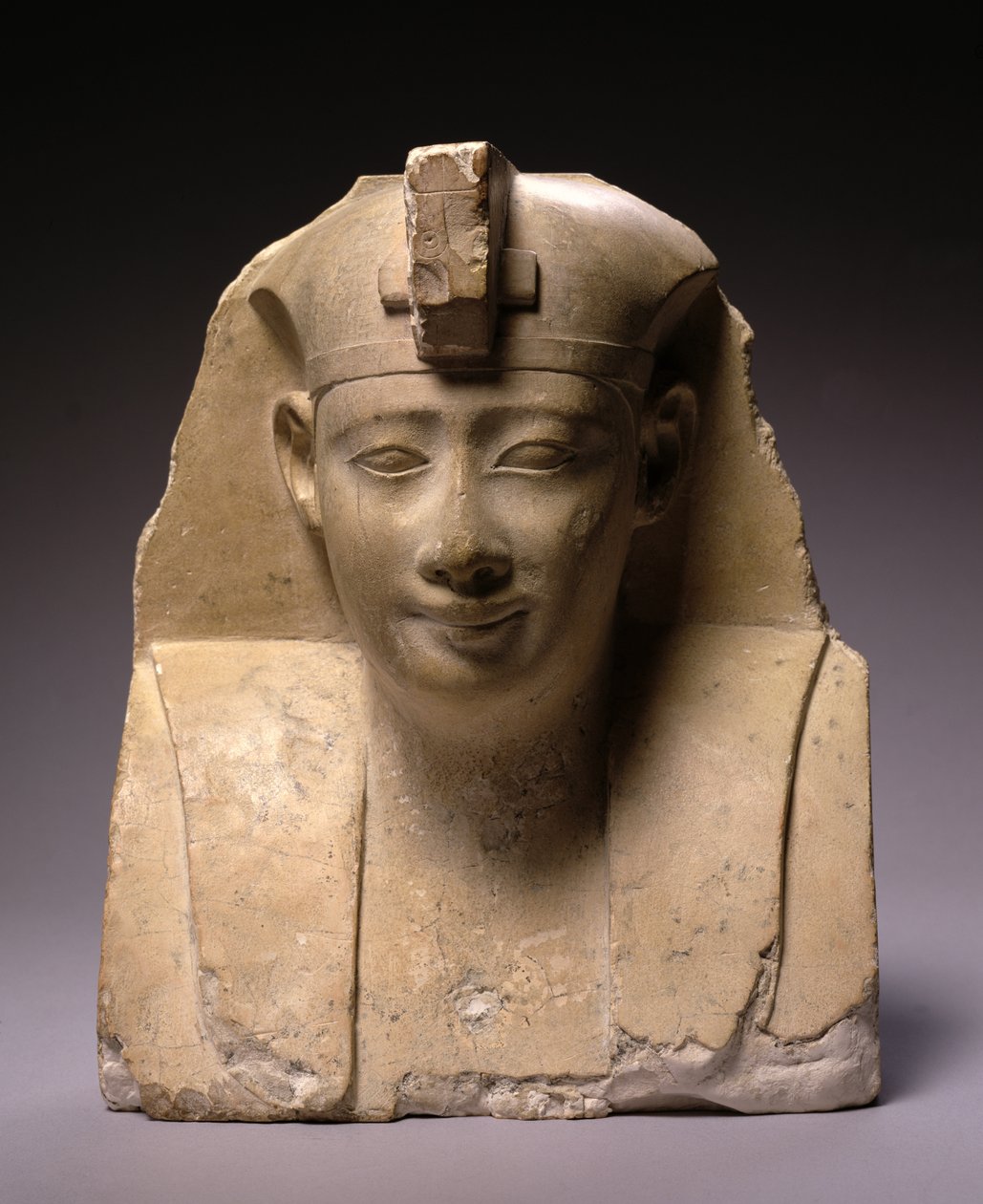 Pää, varhainen Ptolemaios-kausi (304-250 eKr.) (kalkkikivi) tekijältä Egyptian Ptolemaic Period