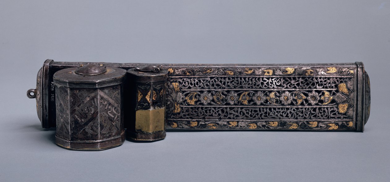 Kynäkotelo, 1700-1800-luku (kullalla päällystetty teräs) tekijältä Egyptian School