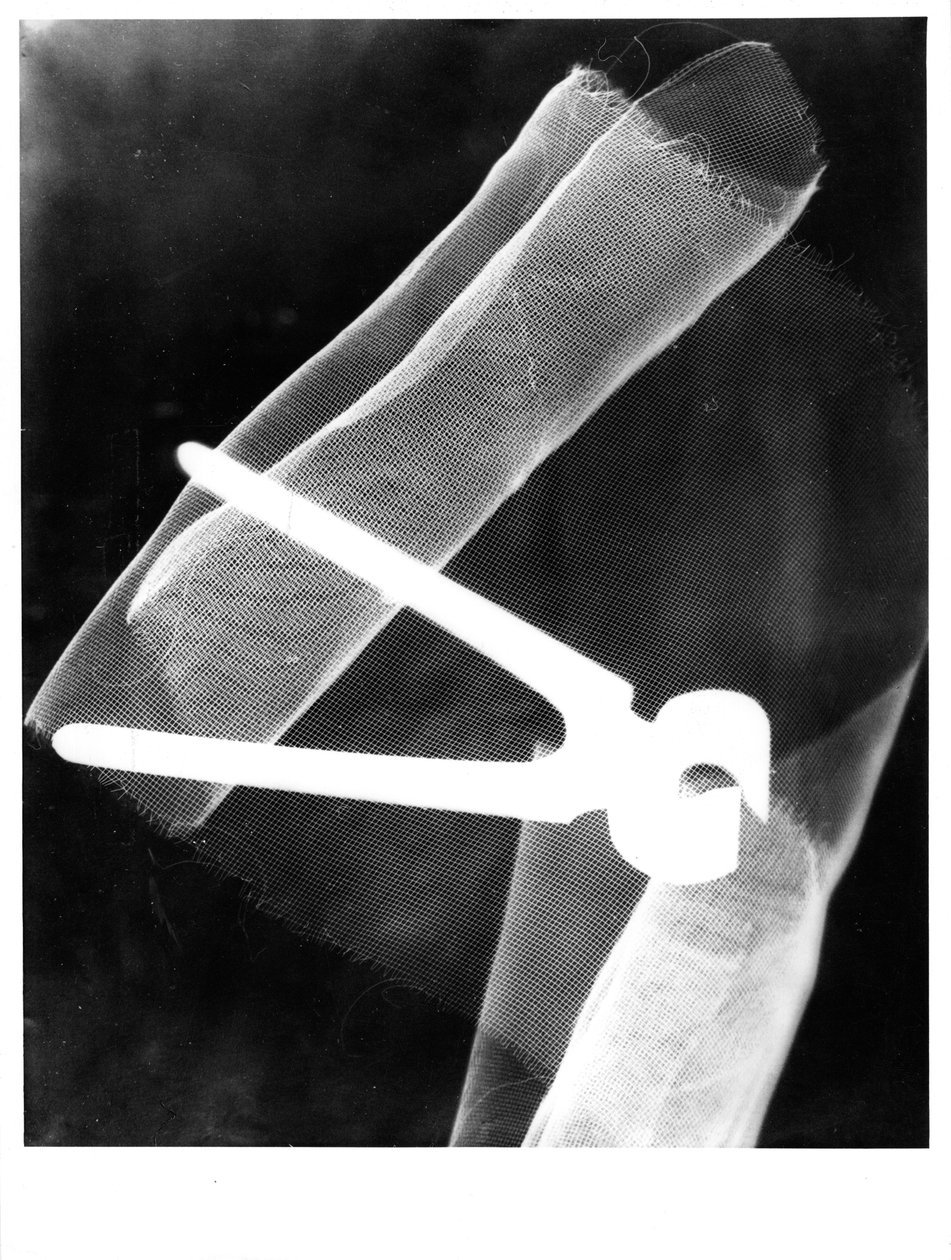 Valokuva pihdeillä, 1920 tekijältä Eliezer Markowich Lissitzky