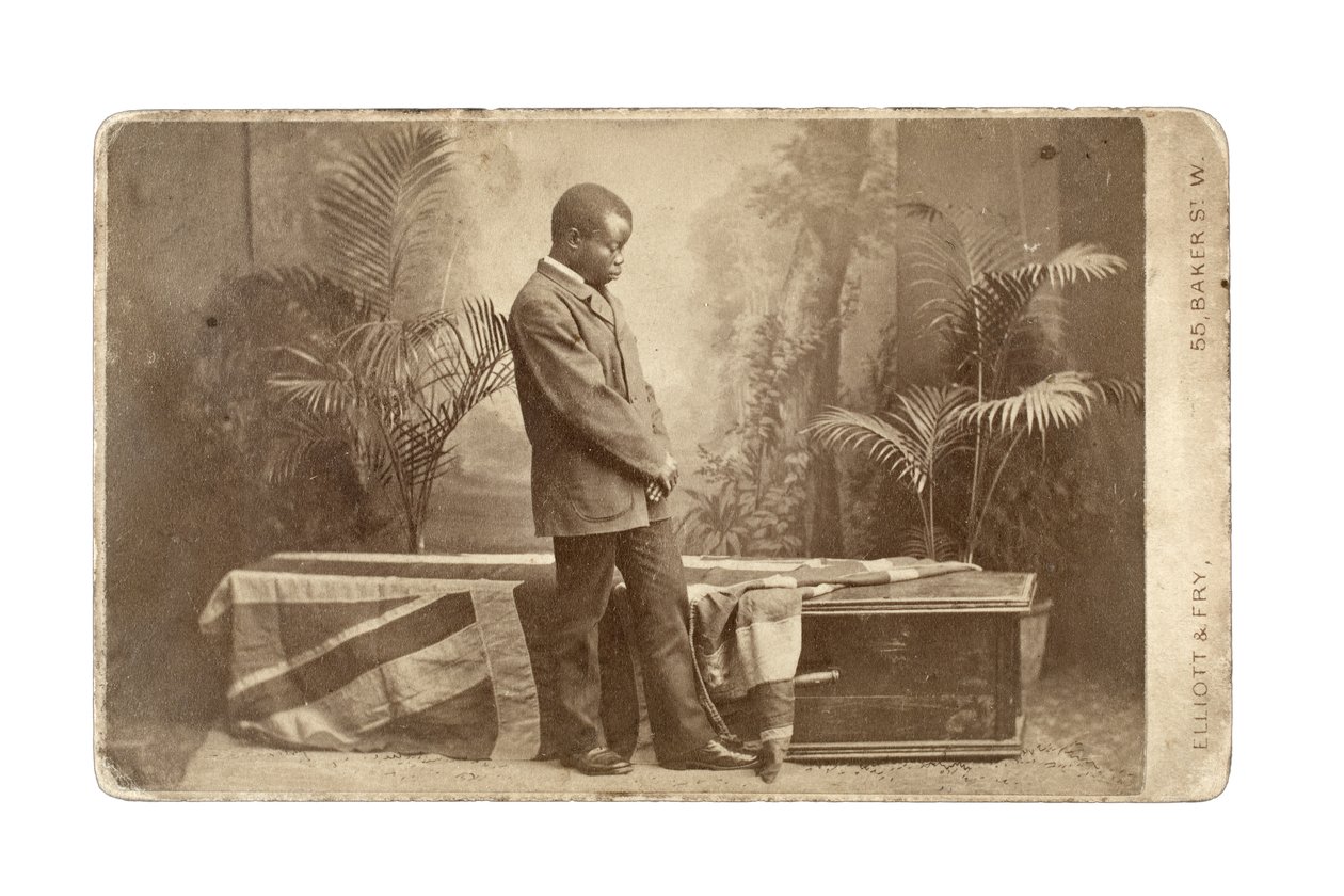 Jacob Wainwright Livingstonen arkun kanssa, Lontoo, 1874 (albumiprintti) tekijältä Elliott und Fry Studio