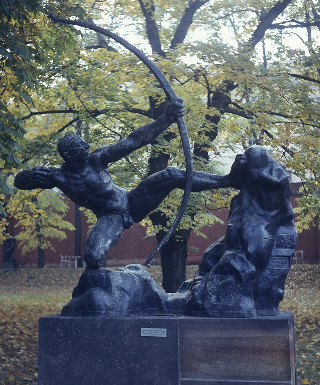 Hercules the Archer, 1909 (pronssi) tekijältä Emile Antoine Bourdelle