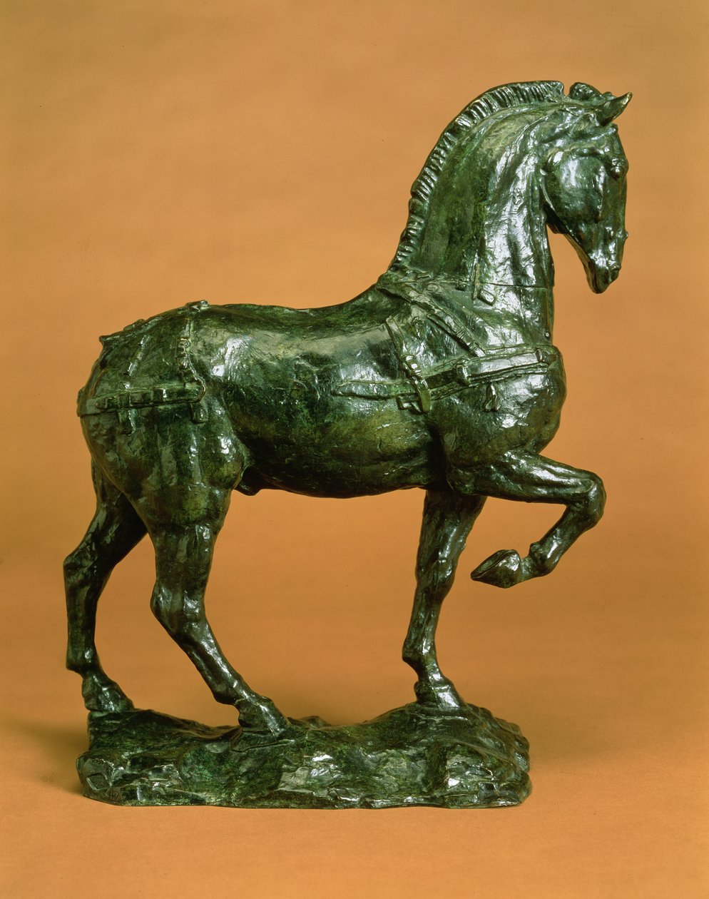 Hevonen ilman satulaa, n. 1915 (pronssi vihreällä patinalla) tekijältä Emile Antoine Bourdelle