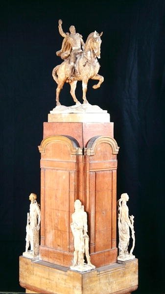 Maketti kenraali Carlos Maria de Alvearin (1788-1852) muistomerkille (puu ja kipsi) tekijältä Emile Antoine Bourdelle