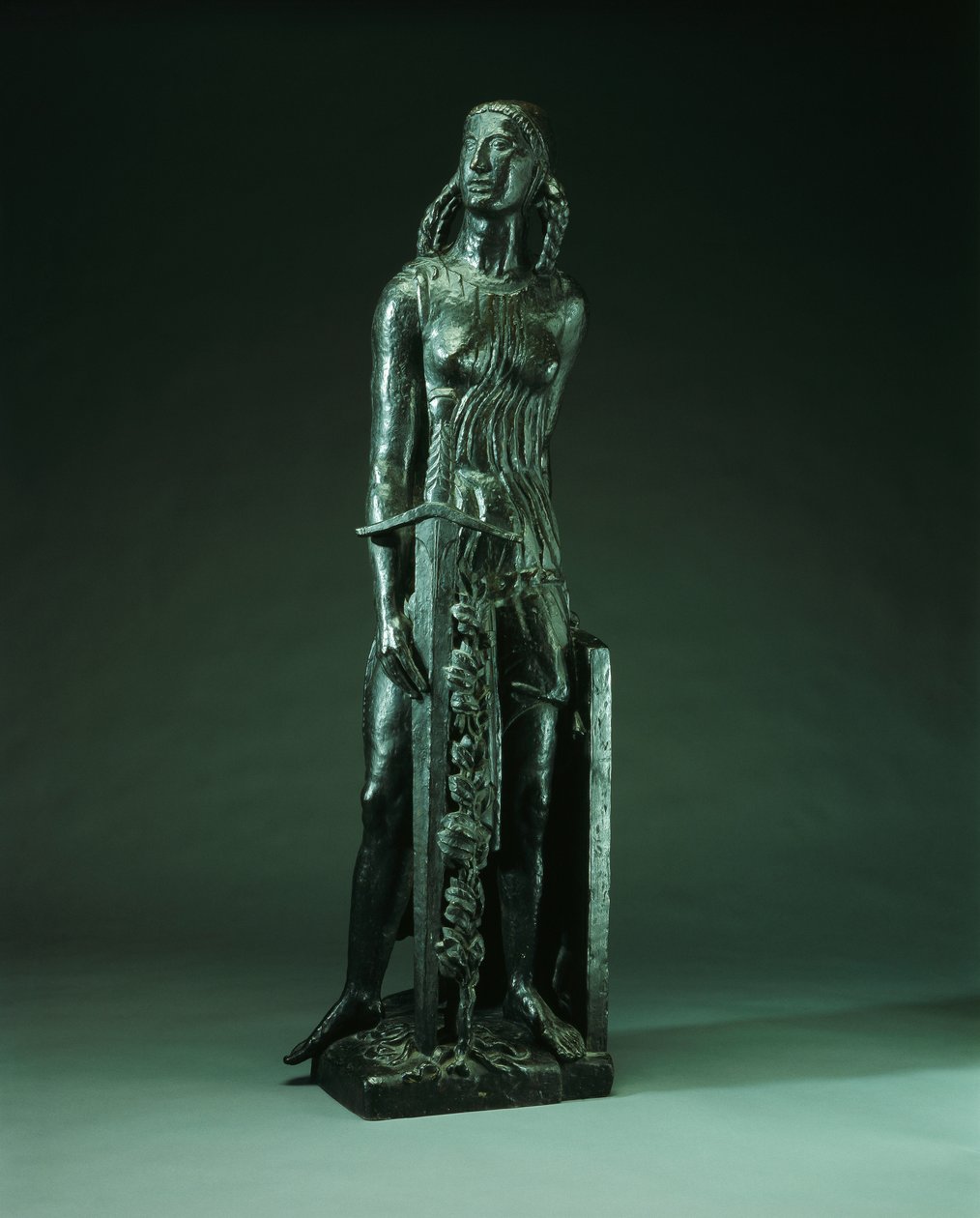 Victory, n. 1921 (pronssi tummanruskealla patinalla) tekijältä Emile Antoine Bourdelle