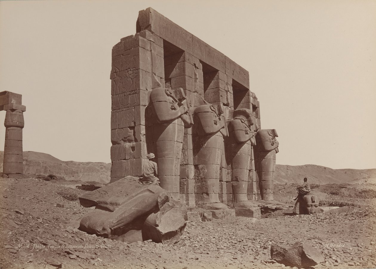 Thebes, Ramasseumin temppeli, särkyneet kolossit, 1870-luku. tekijältä Émile Béchard