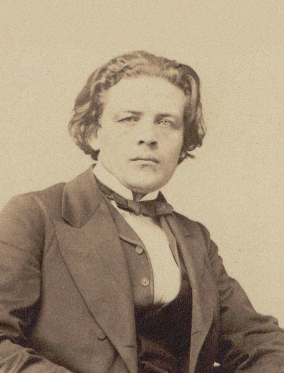 aMuotokuva säveltäjä Anton Rubinsteinista 1829-1894, noin 1860-1870. tekijältä Emile Desmaisons