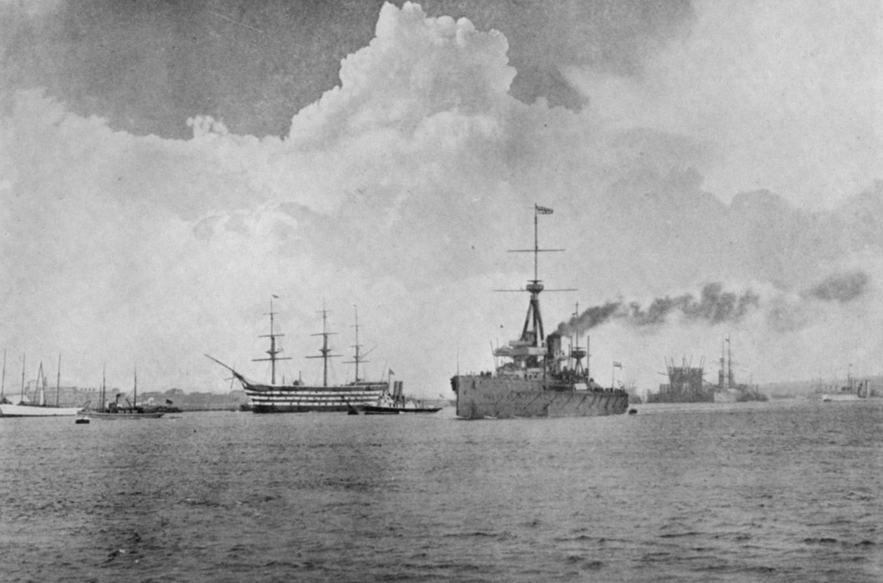 Vuosisata välissä: Dreadnought ohittaa Victorya, kuvitus The Graphic -lehdestä, 27. lokakuuta 1906. tekijältä English Photographer