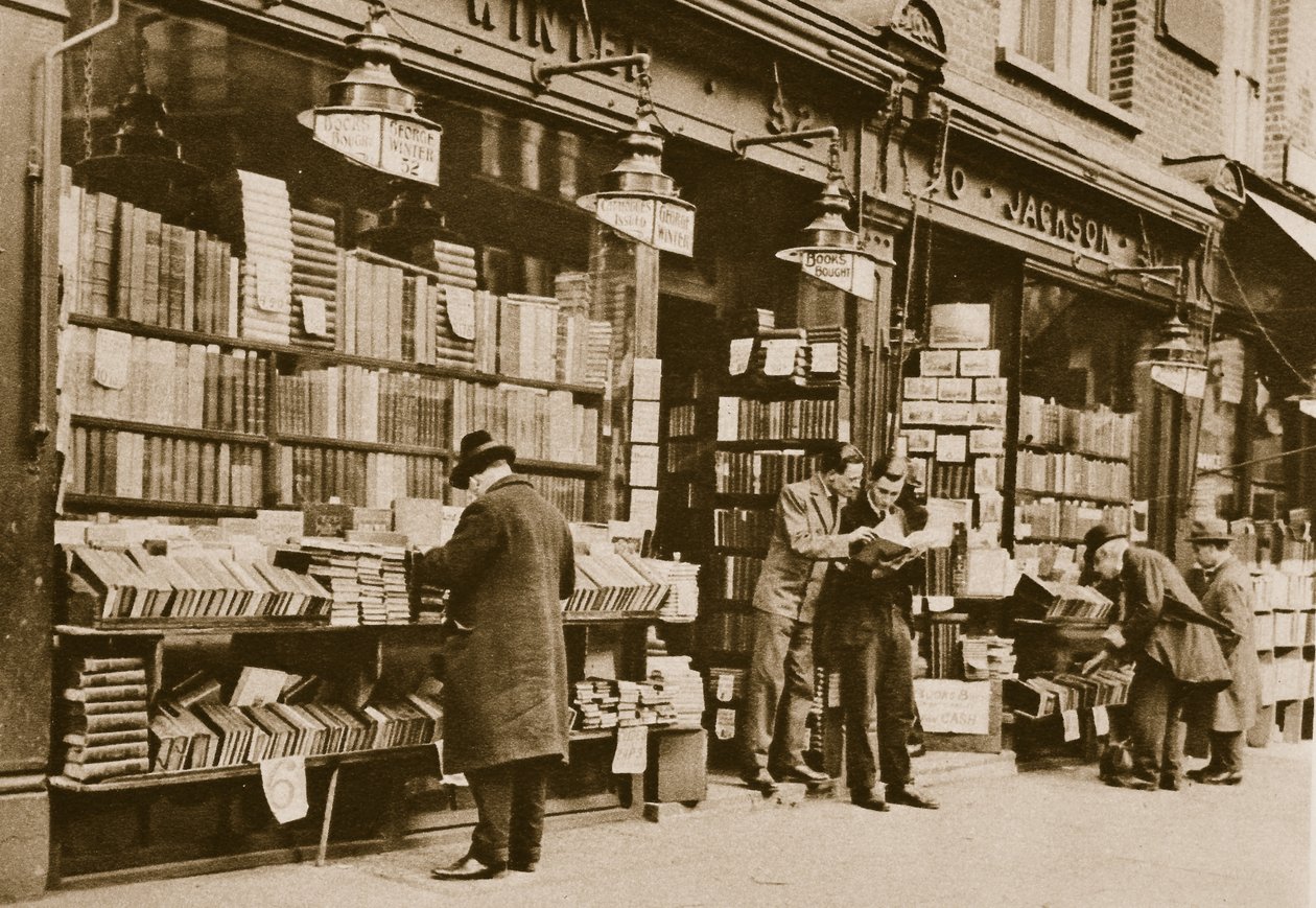 Käytetty kirjakauppa, Charing Cross Road (seepiakuva) tekijältä English Photographer