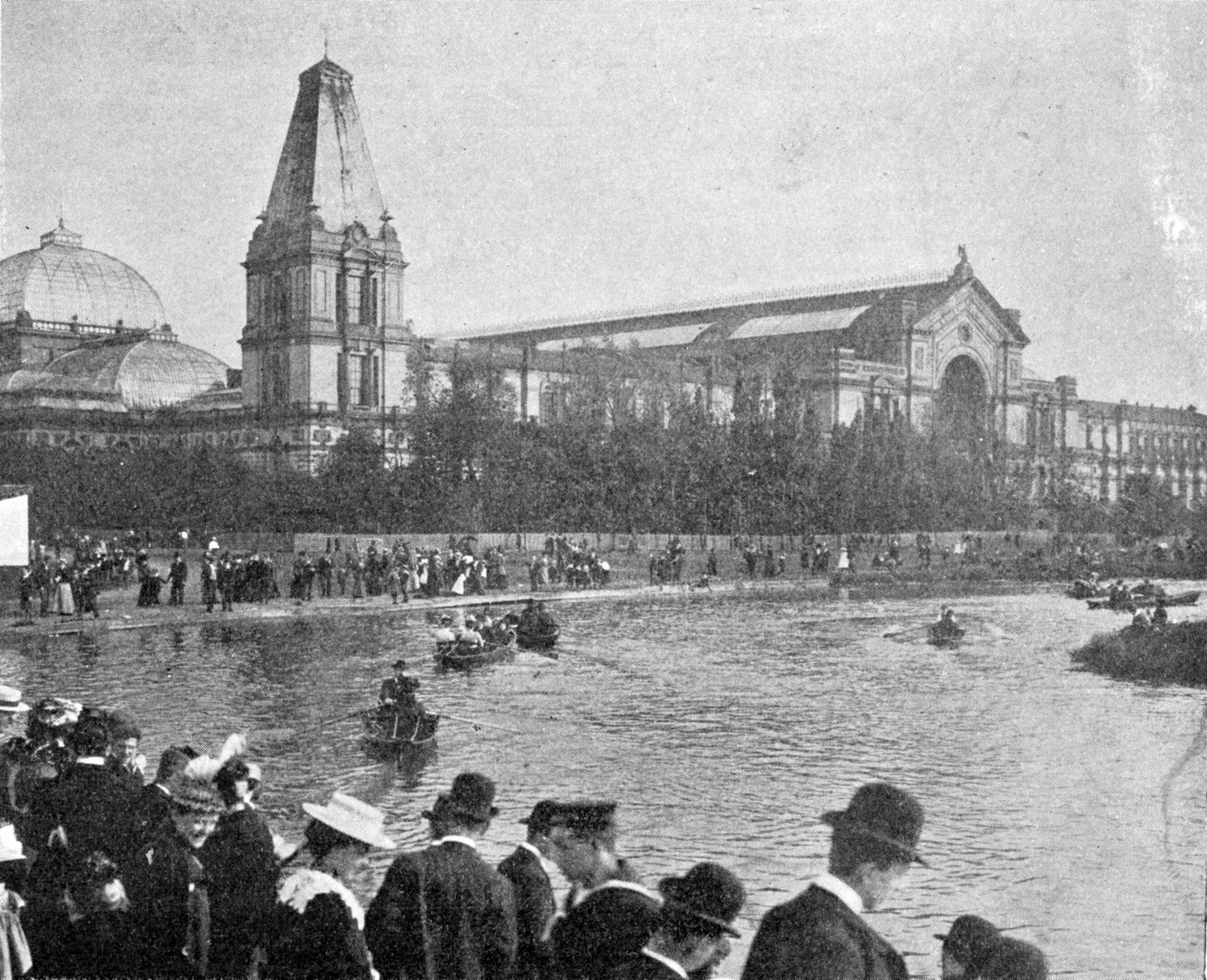Näkymä Alexandran palatsiin järven kulmasta, kuva Kuningas, 25. toukokuuta 1901 tekijältä English Photographer