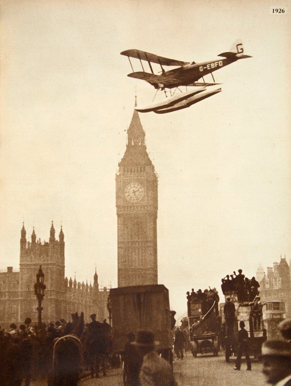 Alan Cobham saapuu laskeutumaan Thamesille Westminsterissä Lontoossa, 1926 tekijältä English Photographer