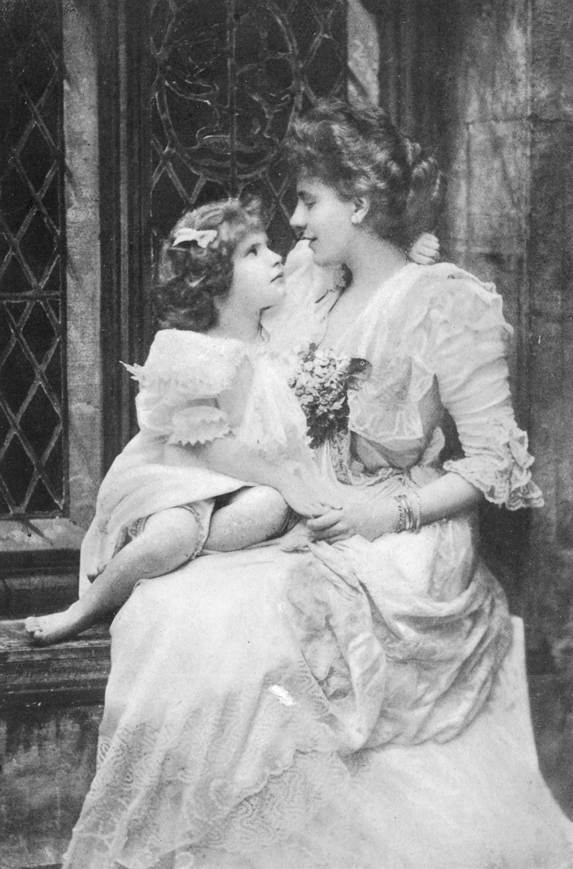Alice Keppel tyttärensä Violet Trefusiuksen kanssa, 1905 tekijältä English Photographer