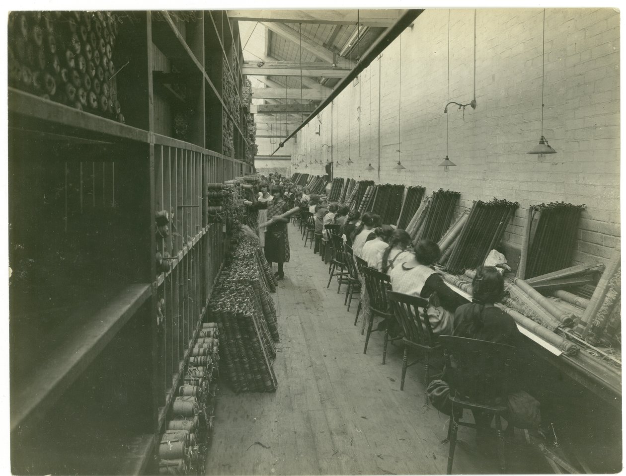 Axminster-langoitus, mattotehdas, 1923 tekijältä English Photographer