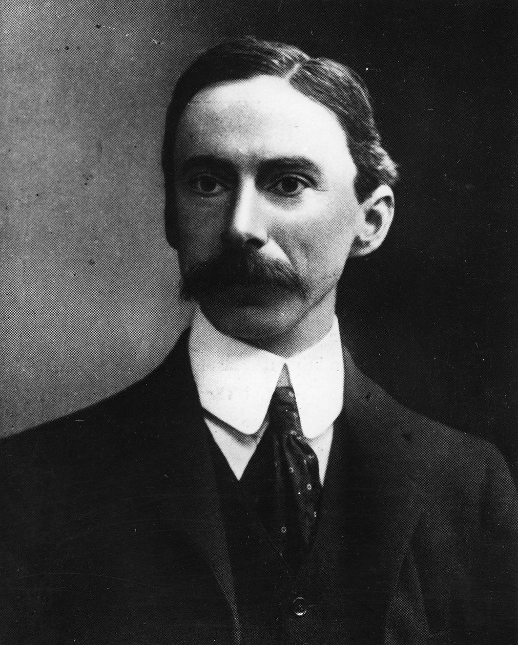 Bertrand Russell, joka oli ehdokkaana Wimbledoniin vuoden 1907 lisävaaleissa tekijältä English Photographer