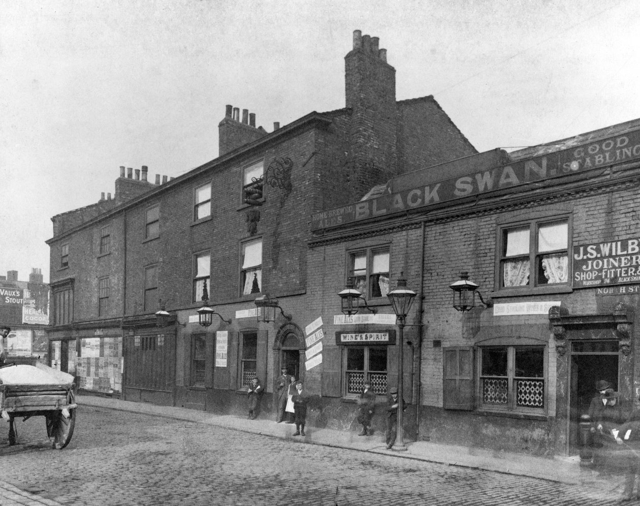 Black Swan Pub North Streetillä, Leedsissä, 1898 tekijältä English Photographer