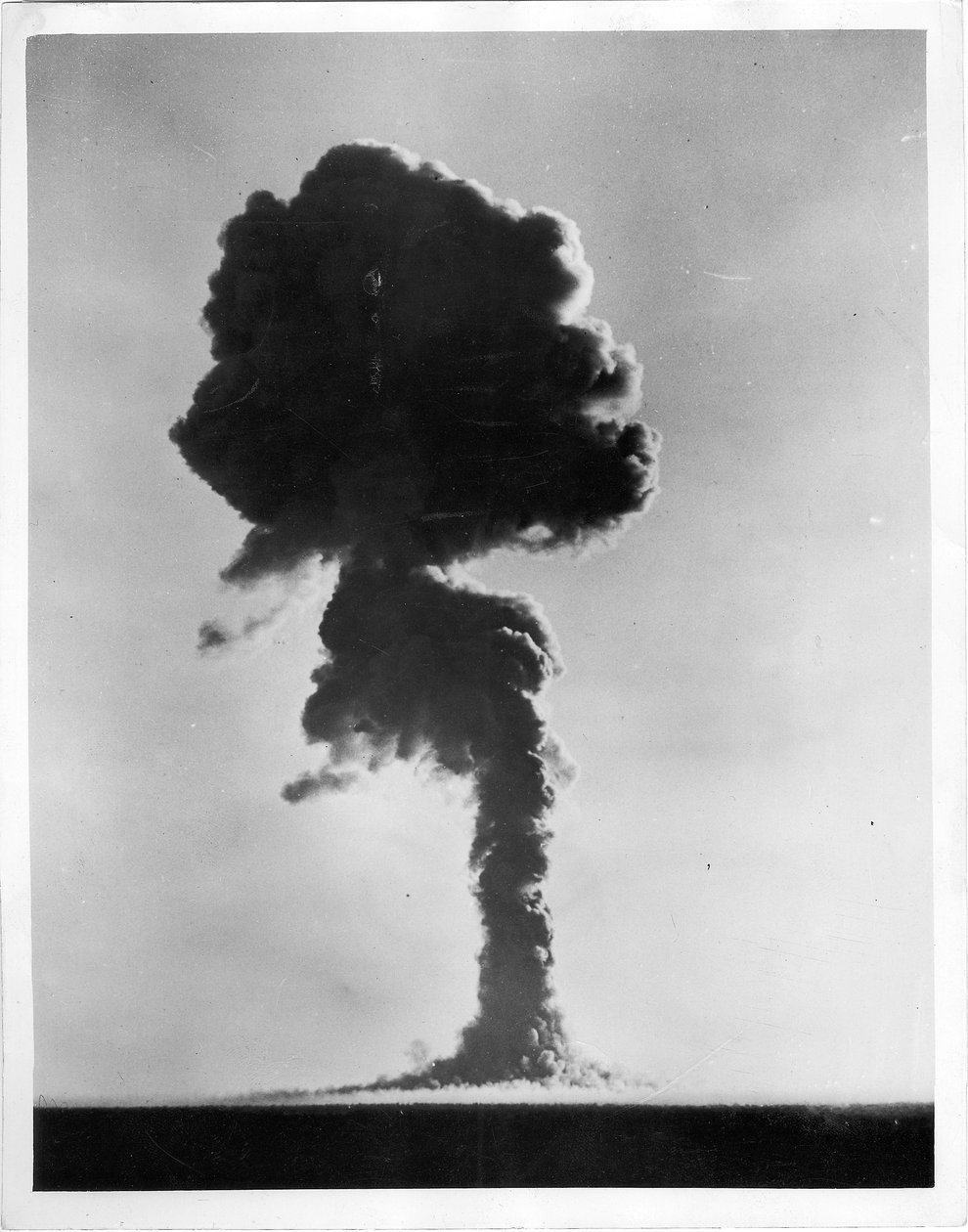 Britannian toinen atomiase räjähti, 15. lokakuuta 1953 (gelatiini hopeaprintti) tekijältä English Photographer