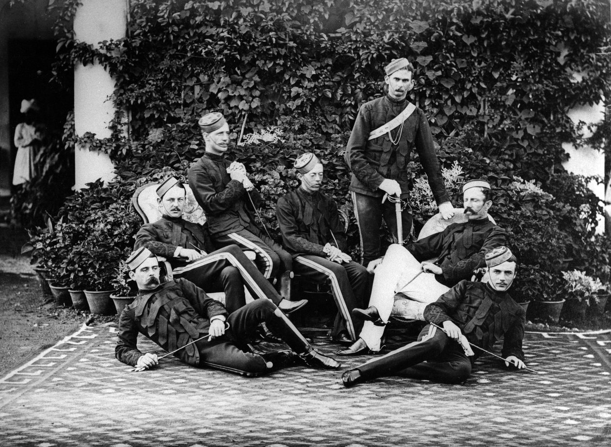 Brittiläiset tykistöupseerit Intiassa, n. 1860-80 tekijältä English Photographer