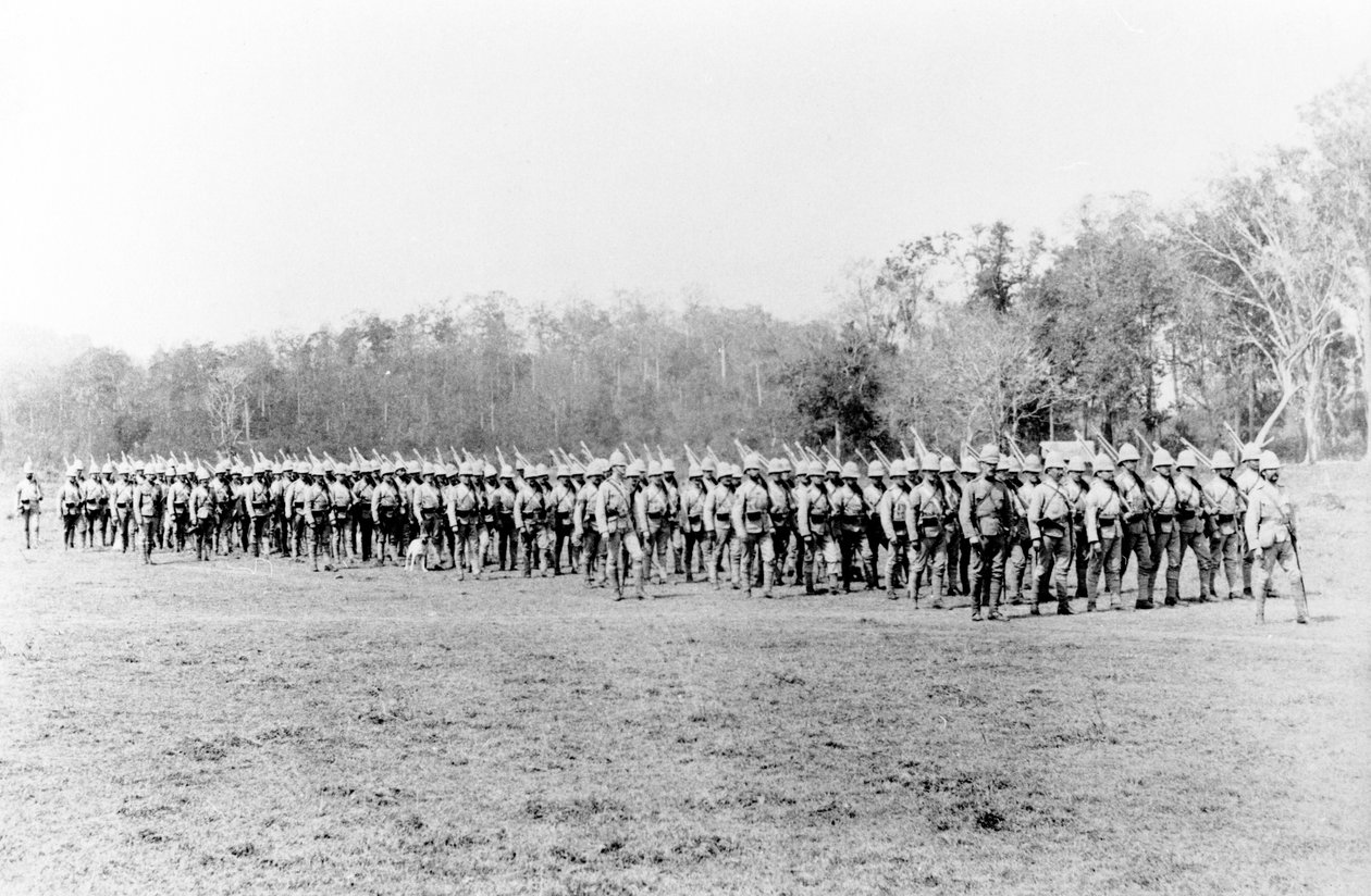 Brittijoukot maaliskuussa Burmassa, n. 1891 tekijältä English Photographer