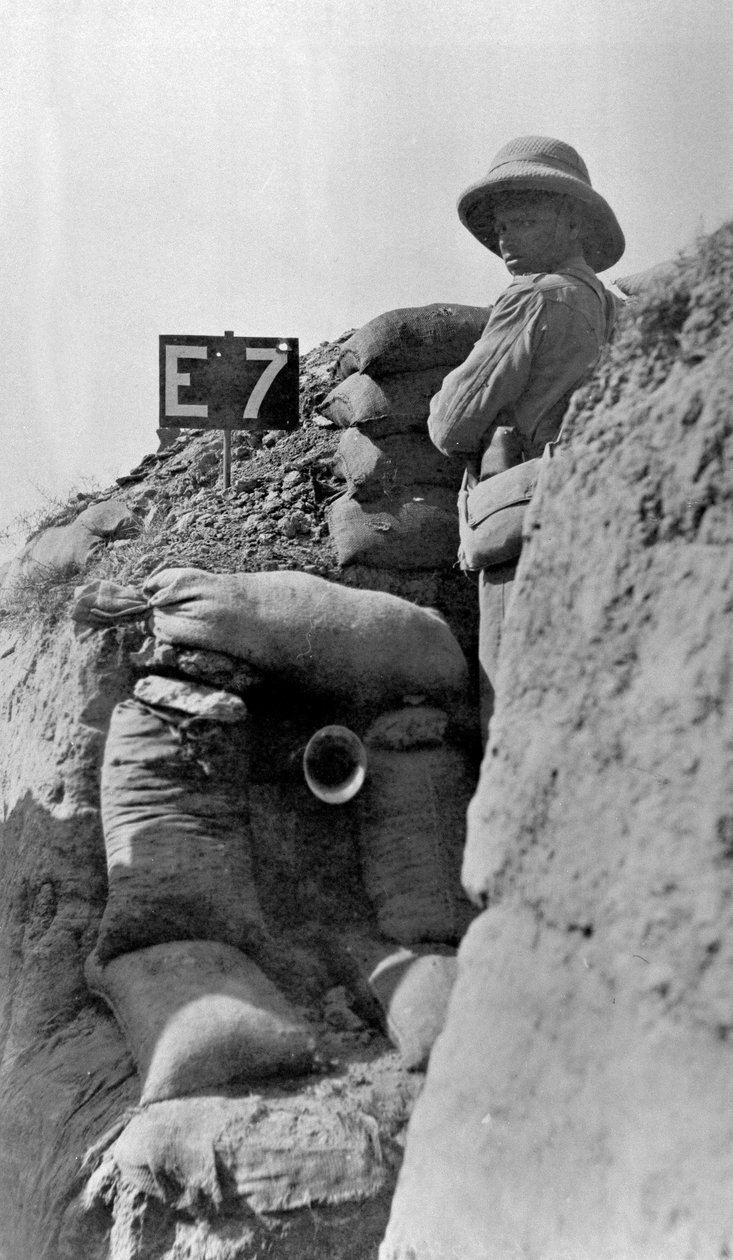 Brittijoukot juoksuhaudoissa, Sannayat, 1916 tekijältä English Photographer