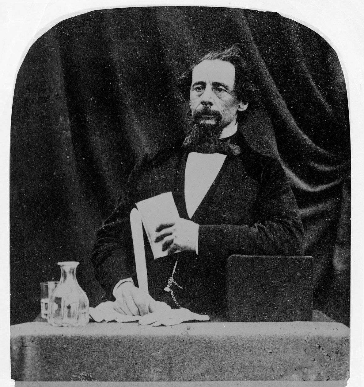 Charles Dickens tekijältä English Photographer