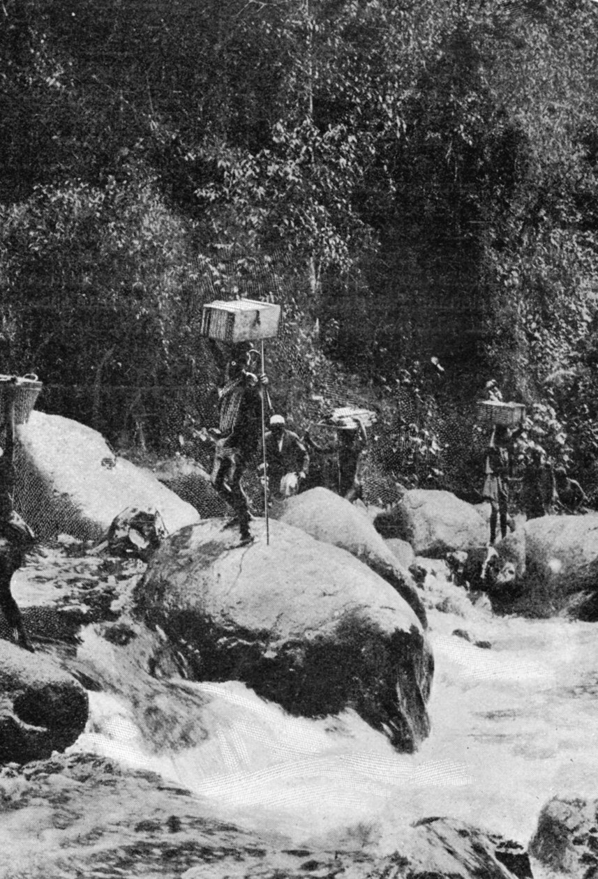 Torrentin ylittäminen Ruwenzorin sivuilla, artikkelista To the Mountains of the Moon, joka julkaistiin The Graphic -lehdessä 27. lokakuuta 1906. tekijältä English Photographer
