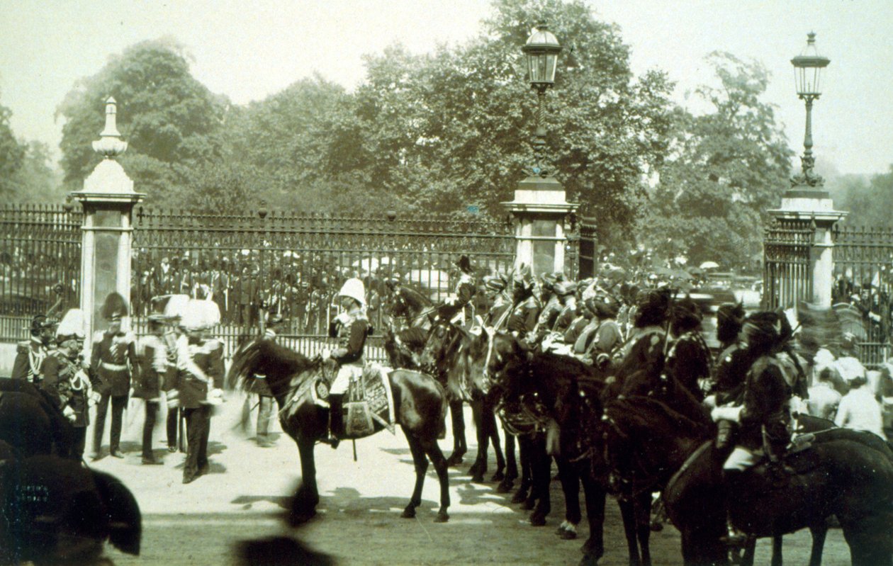 Itä-Intian yhtiön ratsuväki Queen Victorias Golden Jubileessa, 1887 tekijältä English Photographer