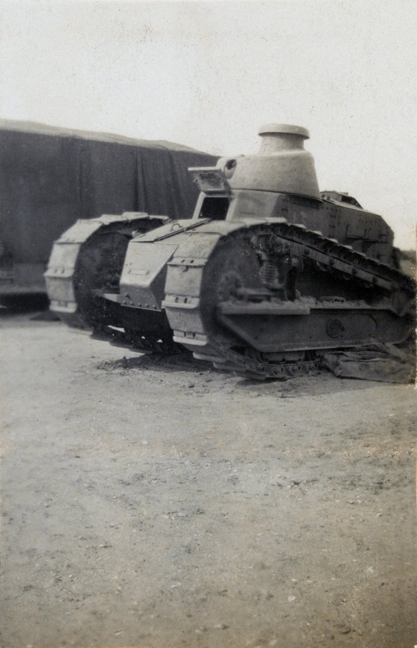 Ranskalainen Renault FT17 tankki taisteluharjoituksissa Lulworthin radalla, 1919 tekijältä English Photographer