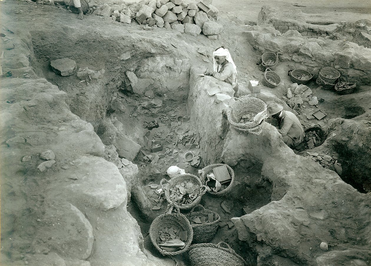 Garstang-tallenteen kaivetut keskipronssikauden (2000-1500 eKr.) varastohuoneet, 1930 tekijältä English Photographer