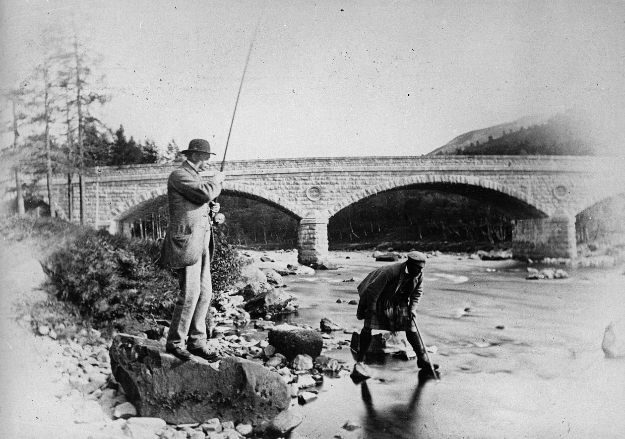 Kenraali Harmaakalastus Deen sillalla, n. 1892 tekijältä English Photographer