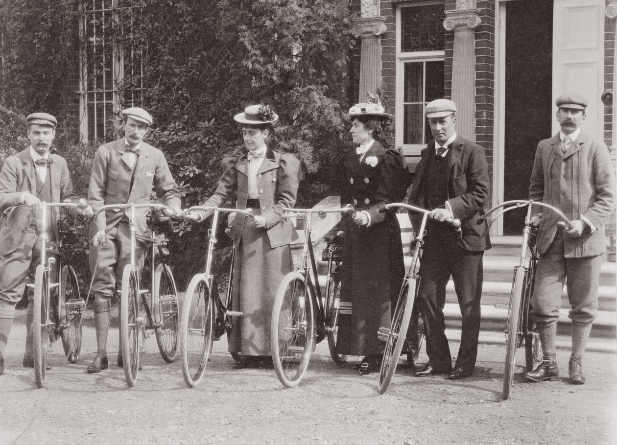 Edwardian pyöräilijöiden ryhmä, 1900-luvun alku tekijältä English Photographer