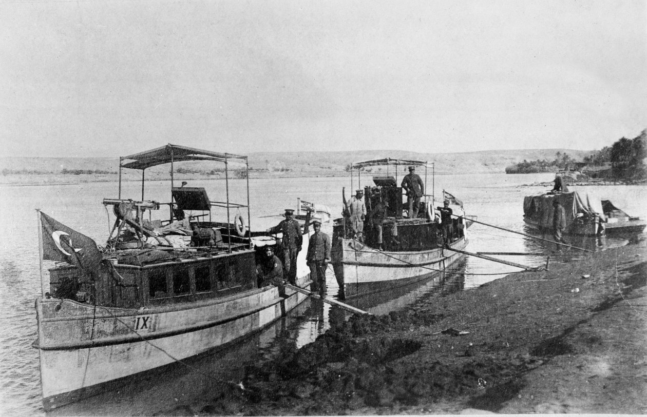 Tykkiveneet, 1916-17 tekijältä English Photographer