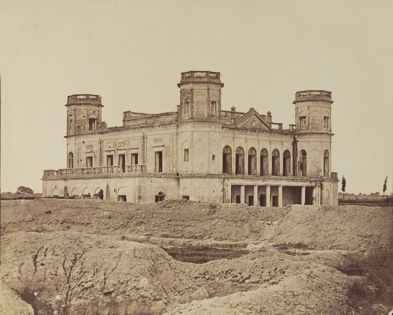 Intian palatsi, noin 1858 tekijältä English Photographer