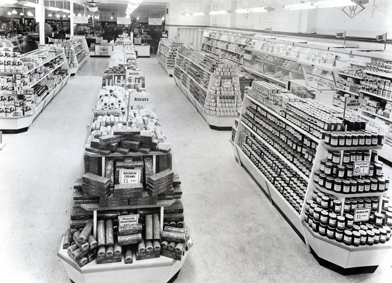 Woolworths-myymälän sisätilat, 1956 tekijältä English Photographer