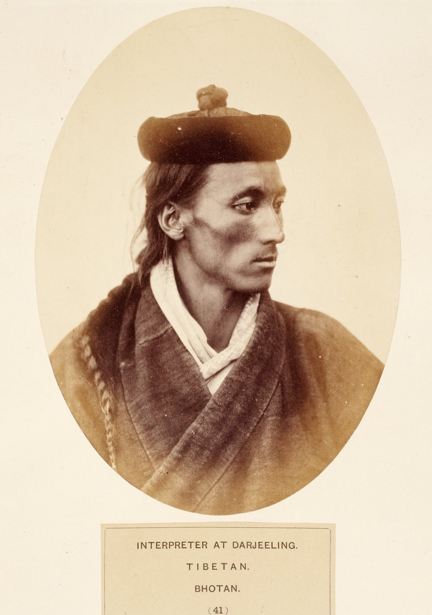 Interpreter at Darjeeling, Tiibetin, Bhotan, J. Forbes Watsonin teoksesta The People of India, julkaistu 1868 (albumiprintti) tekijältä English Photographer