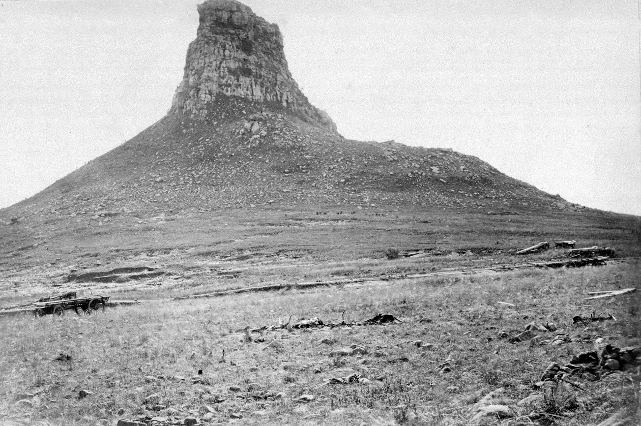 Isandlwana Mountain, 1879 tekijältä English Photographer